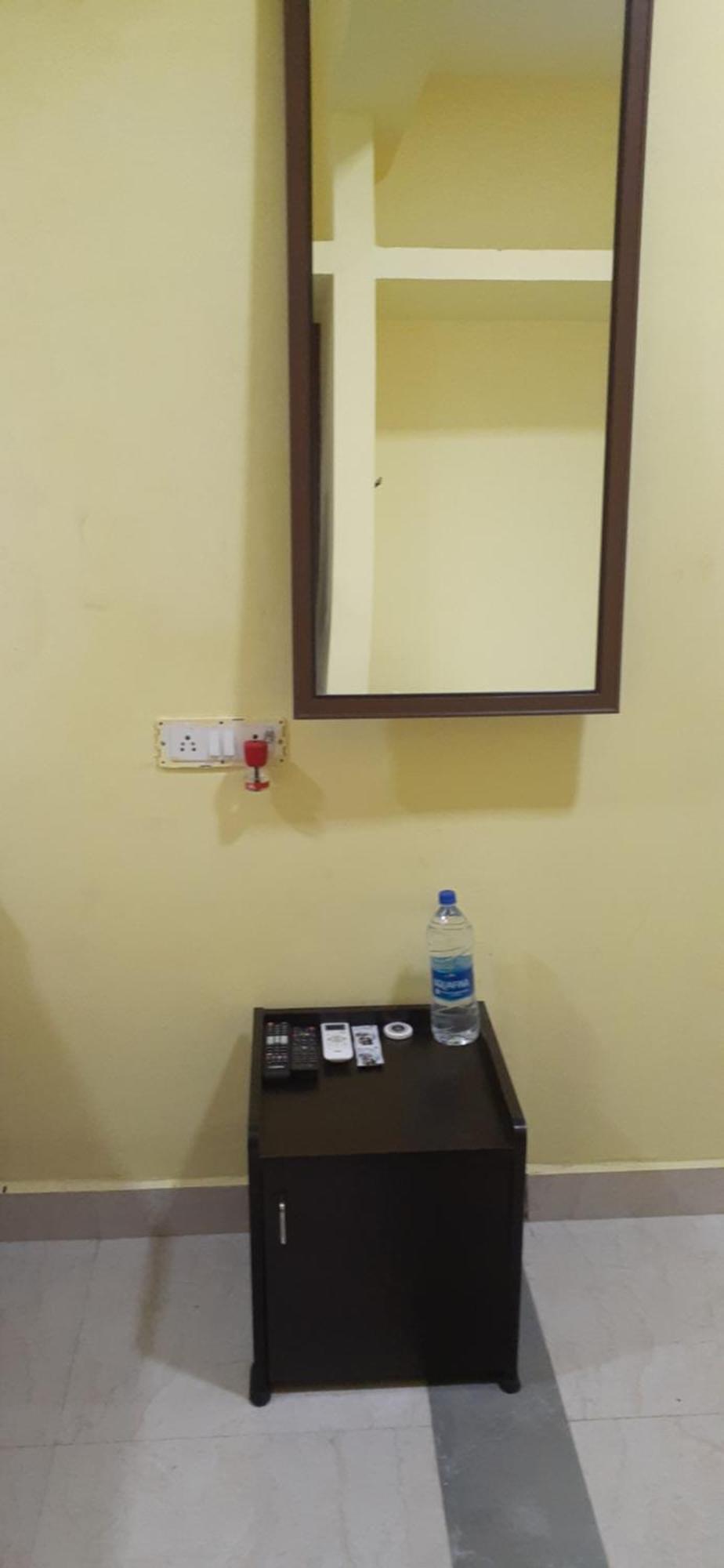 Varadhar Guest House Канчипурам Экстерьер фото