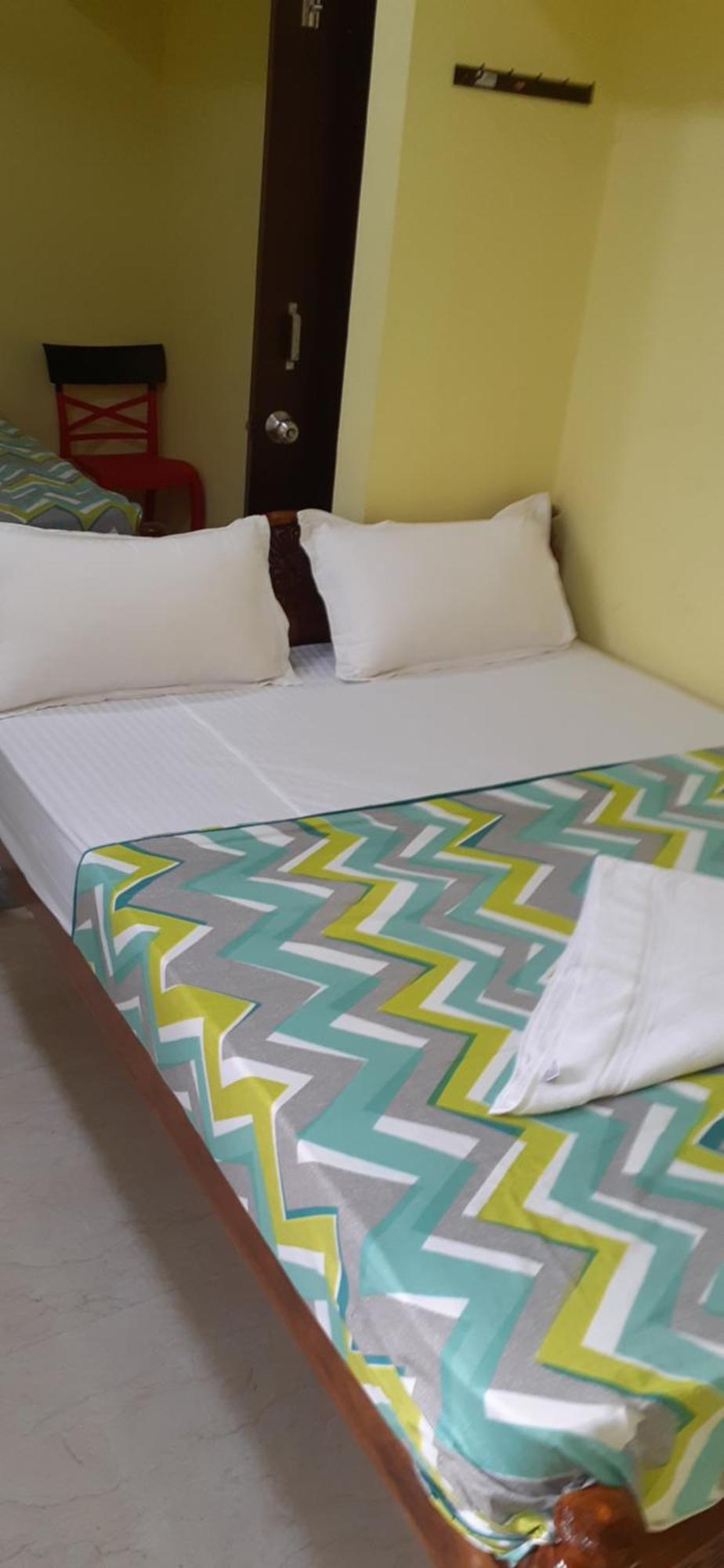 Varadhar Guest House Канчипурам Экстерьер фото